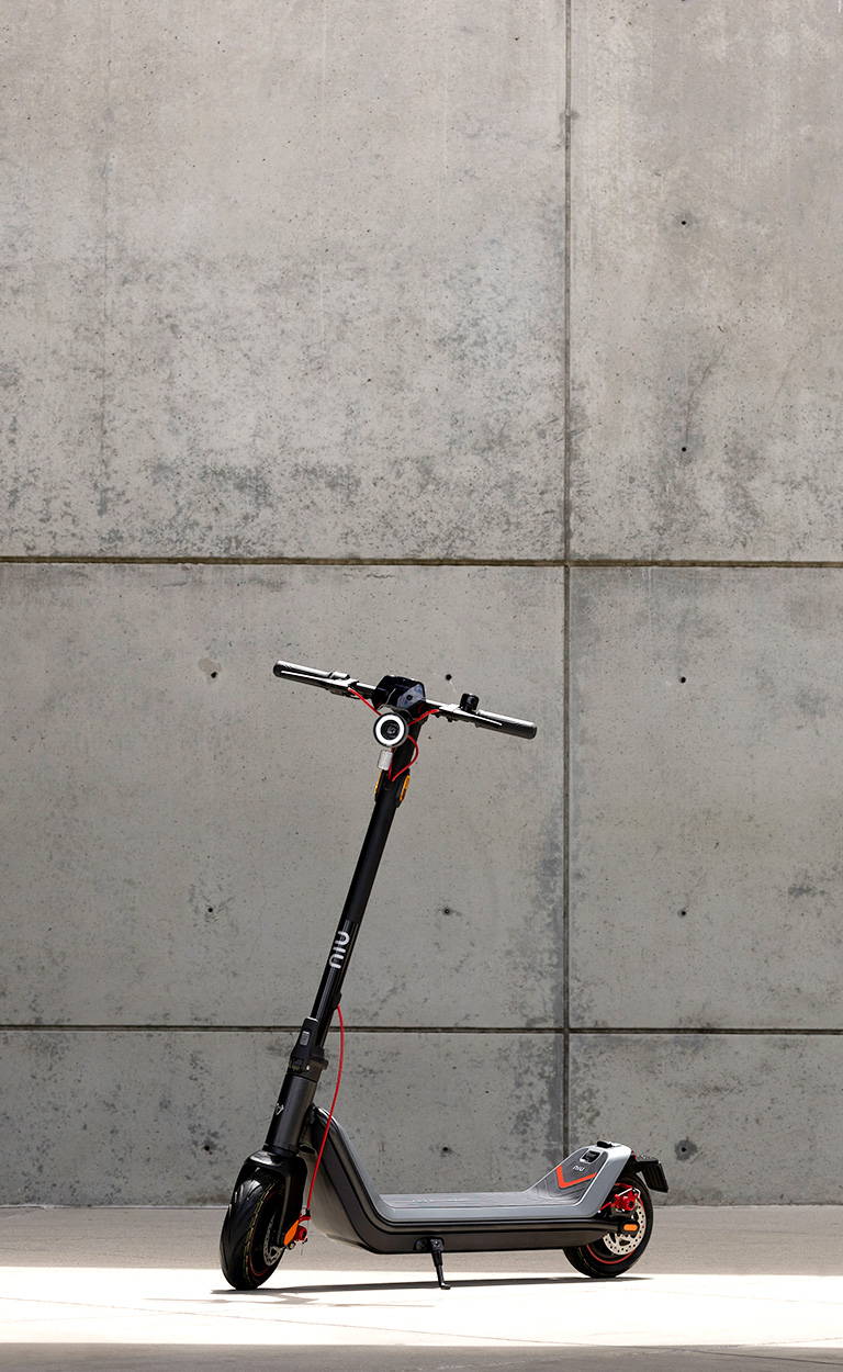 MAX PERFORMANCE MAXIMUM THRILL